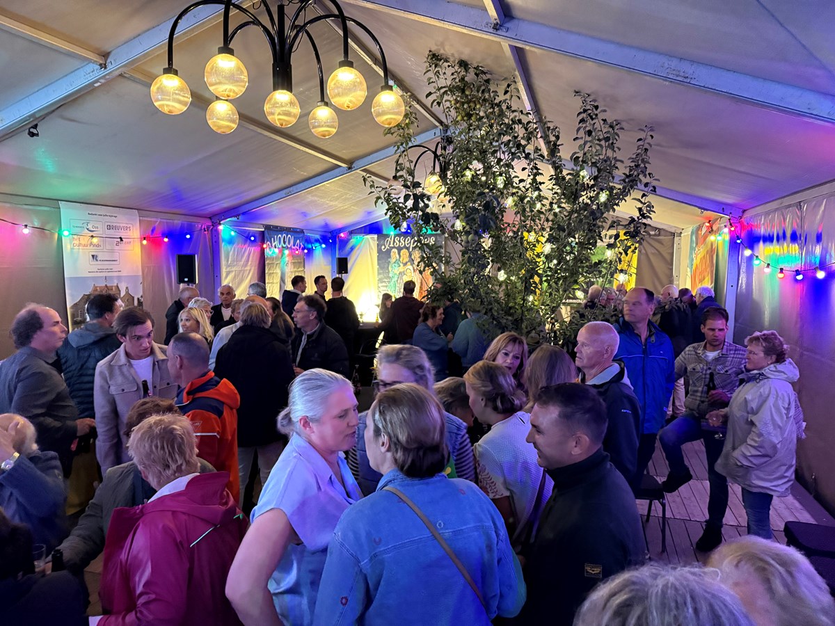 Dorpsgeheimen 100 jaar