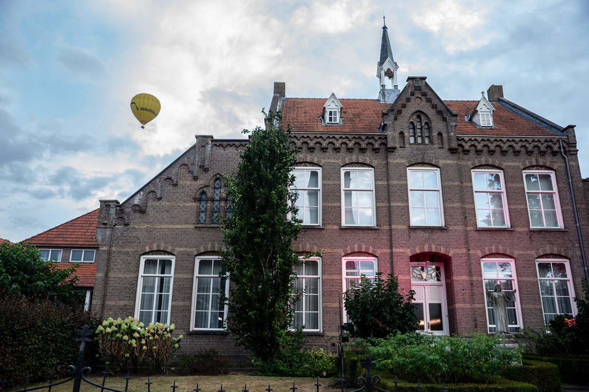 Dorpsgeheimen 100 jaar EMM