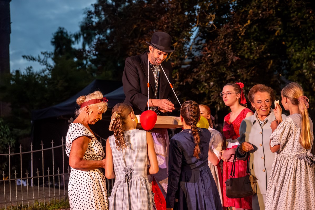 Dorpsgeheimen 100 jaar EMM