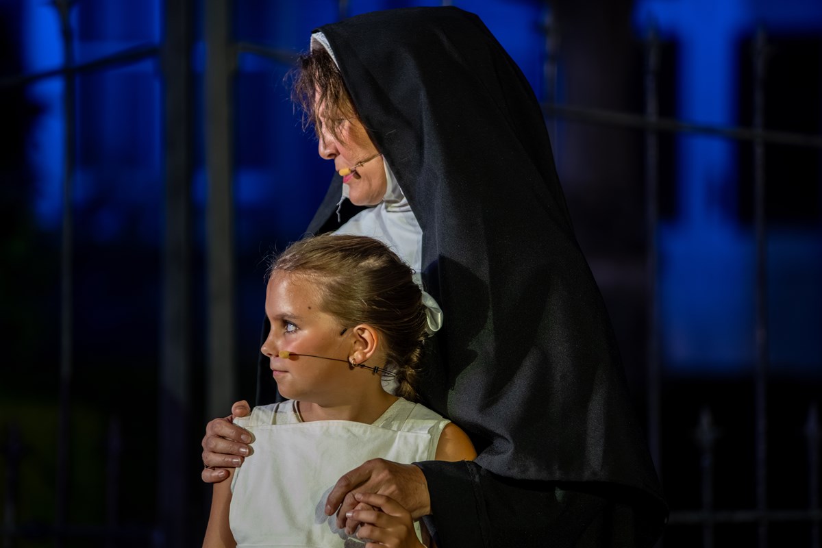 Dorpsgeheimen 100 jaar EMM