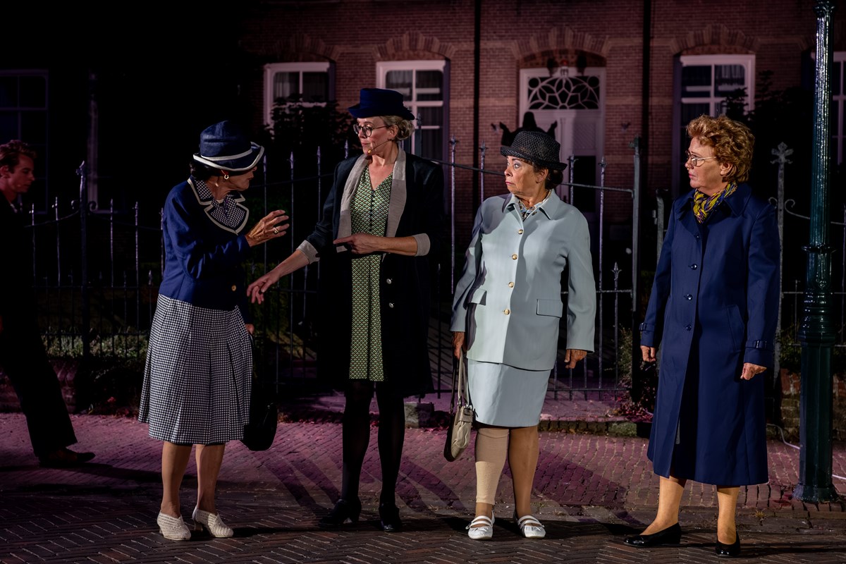 Dorpsgeheimen 100 jaar EMM