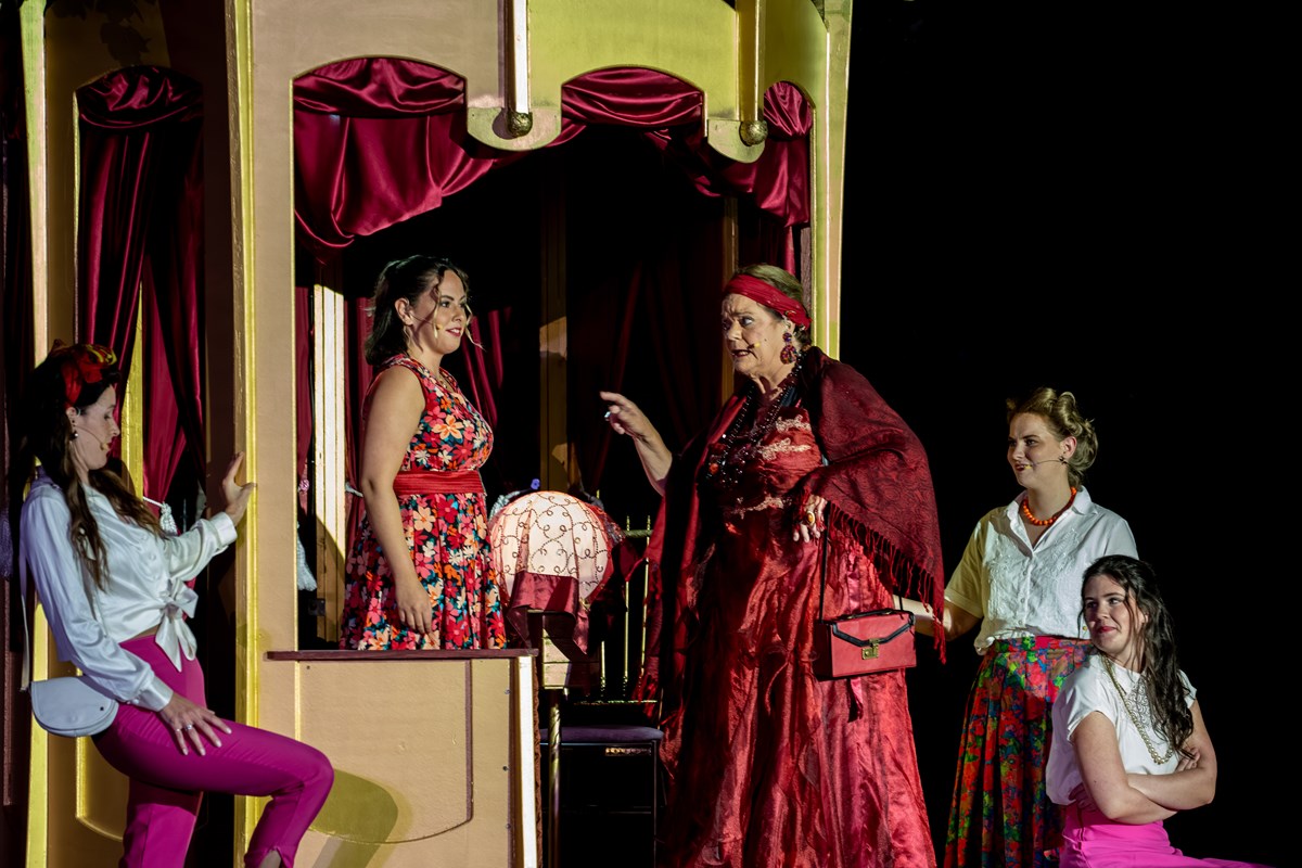 Dorpsgeheimen 100 jaar EMM