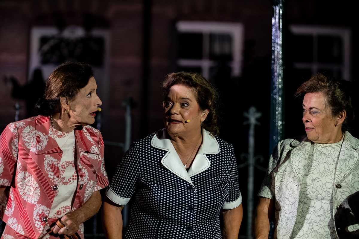 Dorpsgeheimen 100 jaar EMM