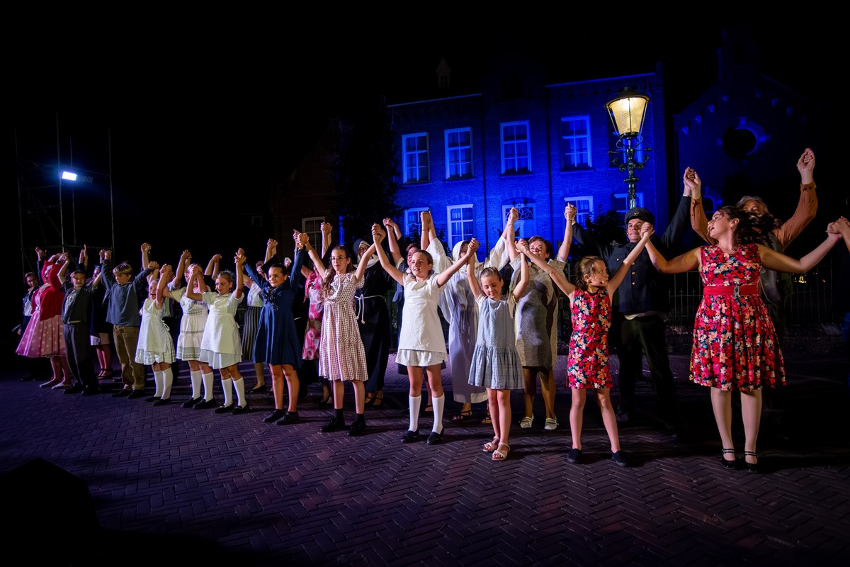 Dorpsgeheimen 100 jaar EMM